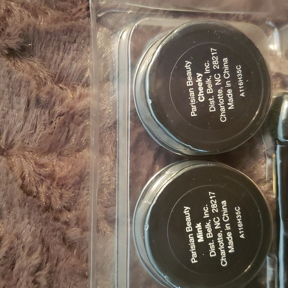 Parisian Eye shadow set - Picture 6 of 8